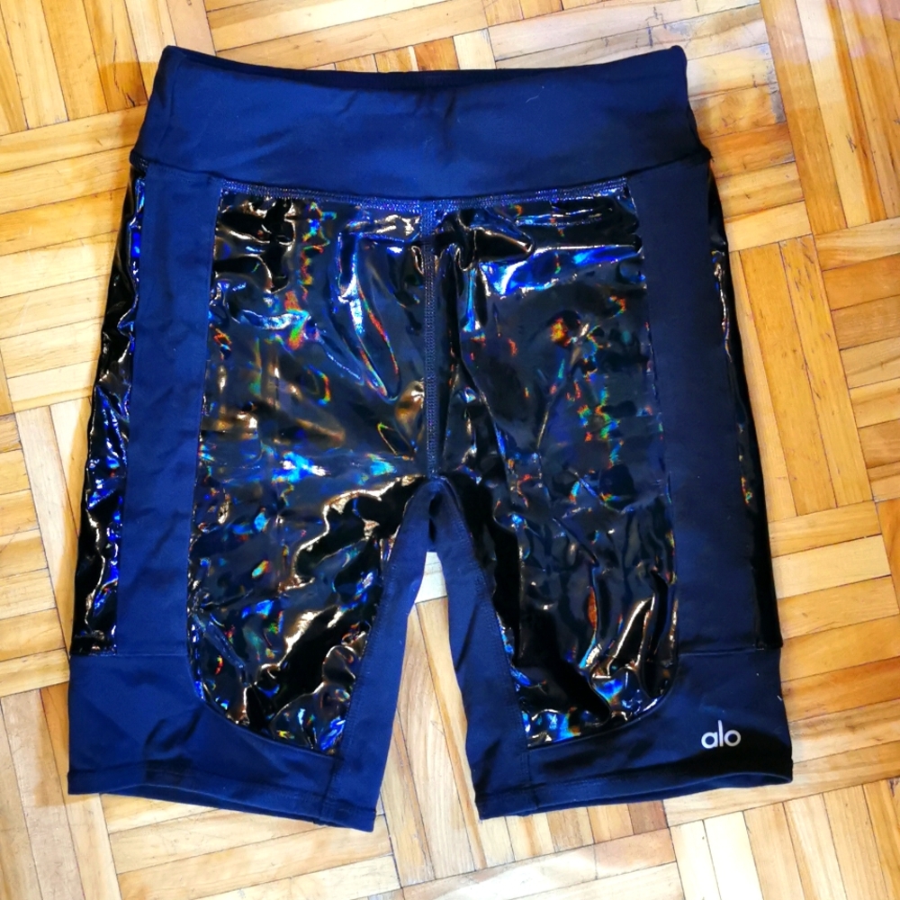 Alo yoga biker shorts galaxy iridescent XS